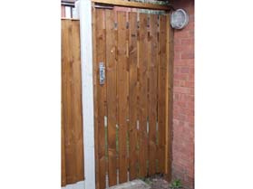 Palisade Sawn Finish Gates